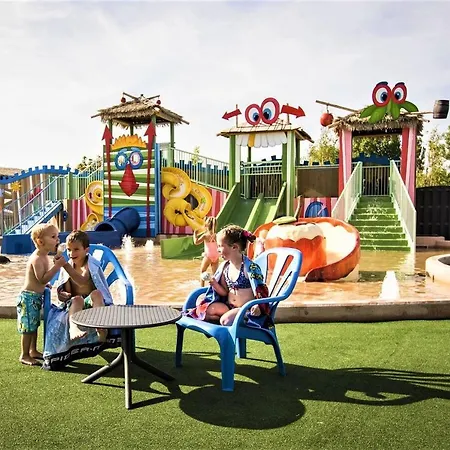 Kids Campingpark De Bongerd 5-star Apartment