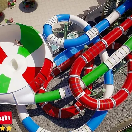 Kids Campingpark De Bongerd 5-star Apartment Tuitjenhorn